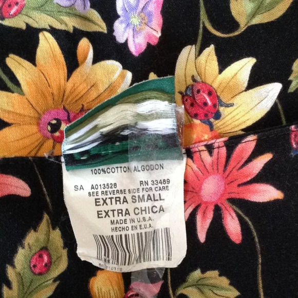 Cottonality Women's Scrub Top Size XS Flowers Ladybugs Medical Uniform Nurse - Picture 7 of 7